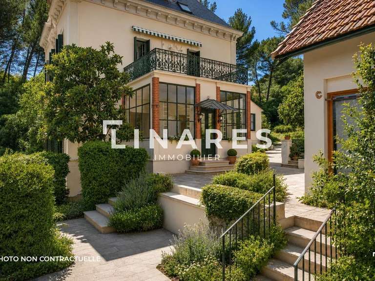 Maison Marseille 11e - 6 chambres - 291m²