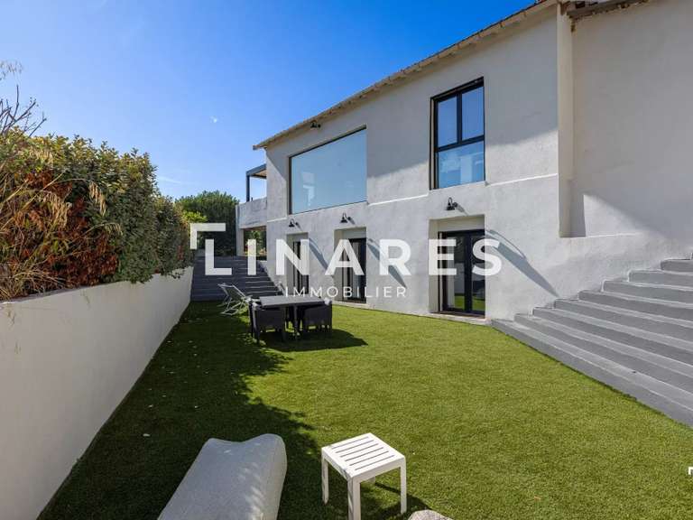 House Marseille 11e - 4 bedrooms - 200m²