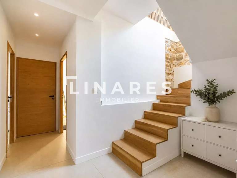 House Marseille 11e - 4 bedrooms - 200m²