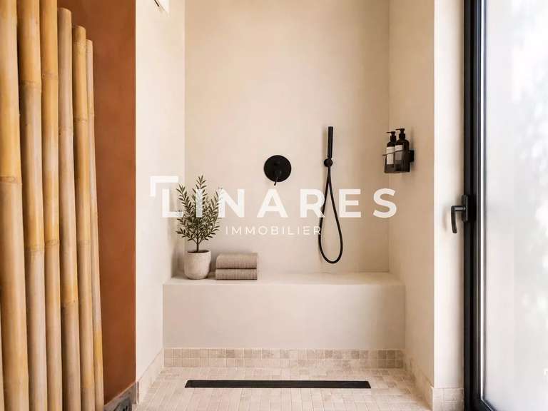 House Marseille 11e - 4 bedrooms - 200m²