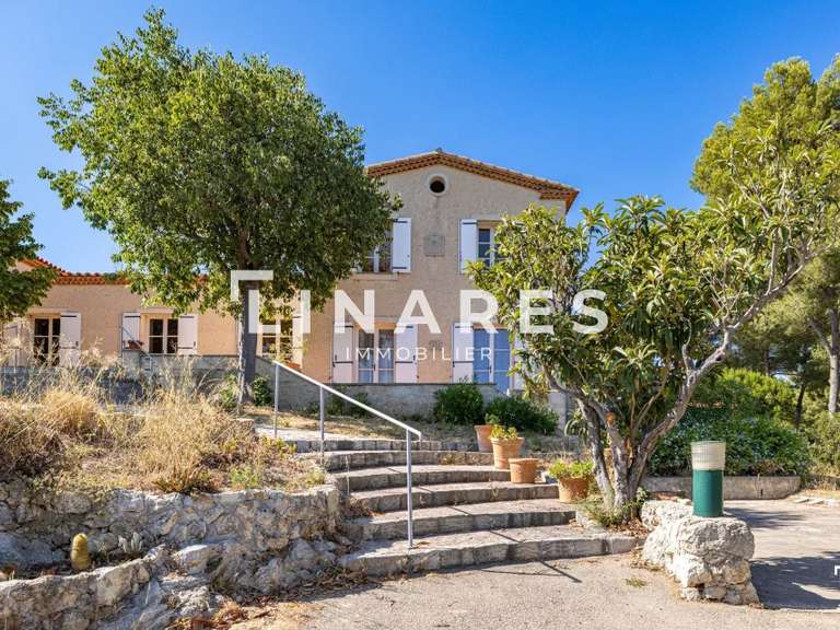 Maison Marseille 11e - 5 chambres - 206m²