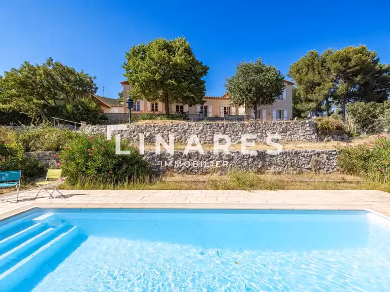 Maison Marseille 11e - 5 chambres - 206m²