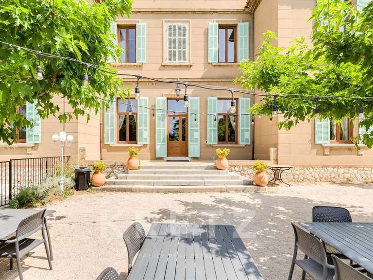 Propriété Marseille 11e - 10 chambres - 1285m²