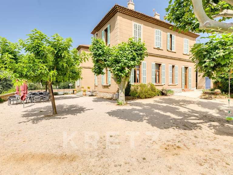 Propriété Marseille 11e - 10 chambres - 1285m²