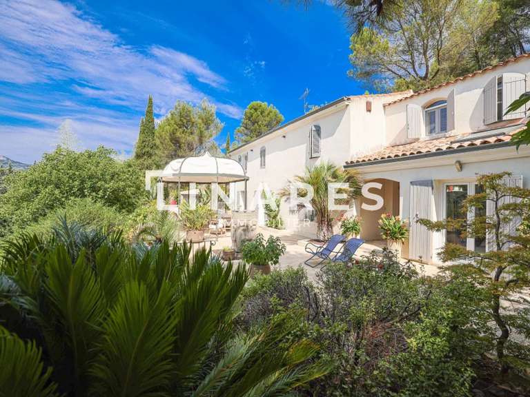 Villa Marseille 11e - 4 bedrooms - 320m²