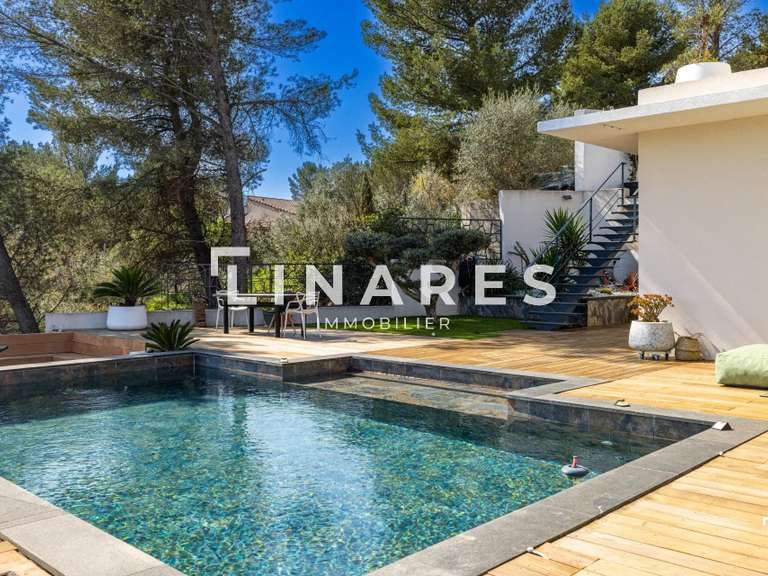 Villa Marseille 11e - 3 bedrooms - 160m²