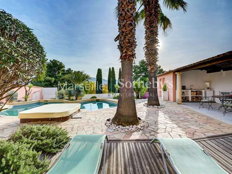 Maison Marseille 12e - 4 chambres - 221m²