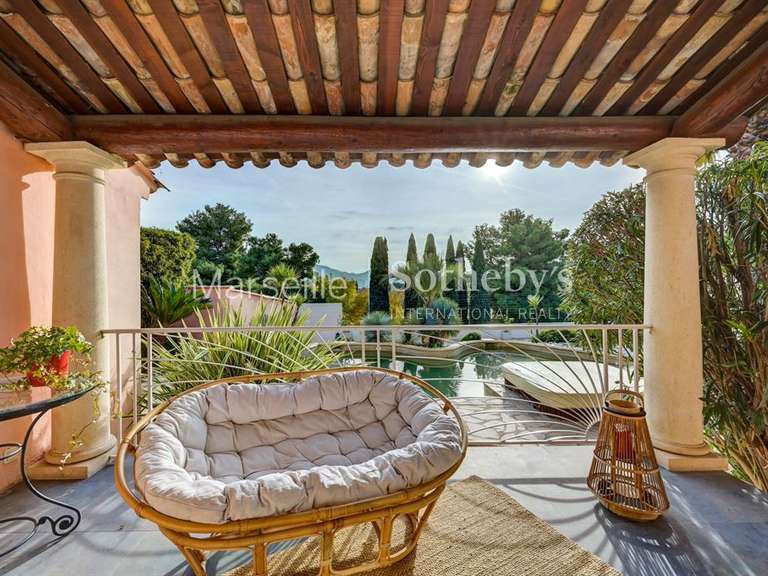 Maison Marseille 12e - 4 chambres - 221m²