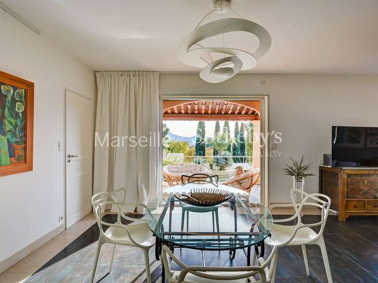 Maison Marseille 12e - 4 chambres - 221m²