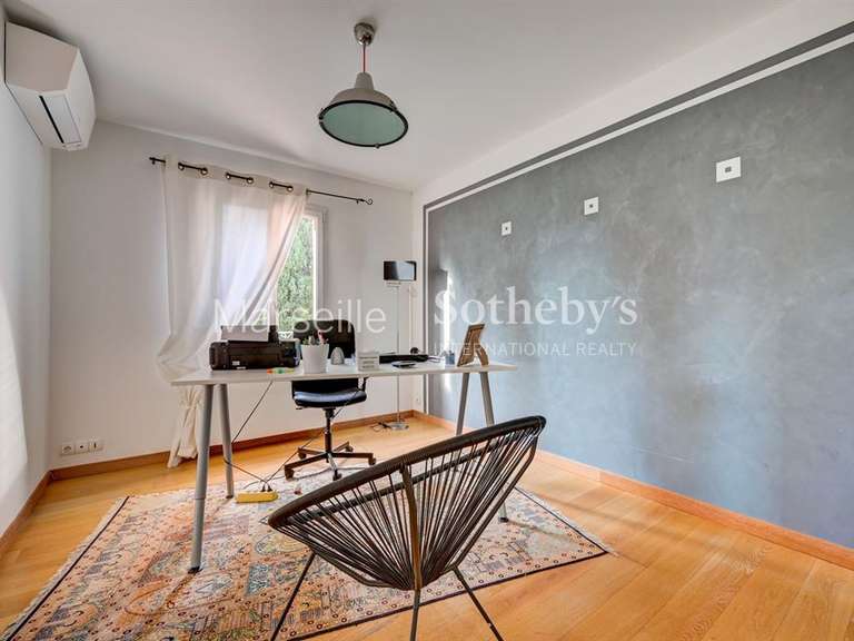 Maison Marseille 12e - 4 chambres - 221m²