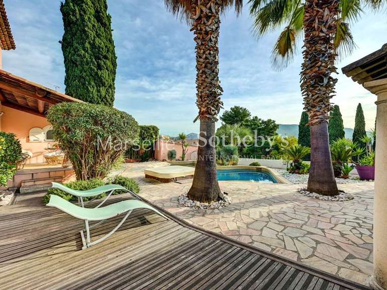 Maison Marseille 12e - 4 chambres - 221m²