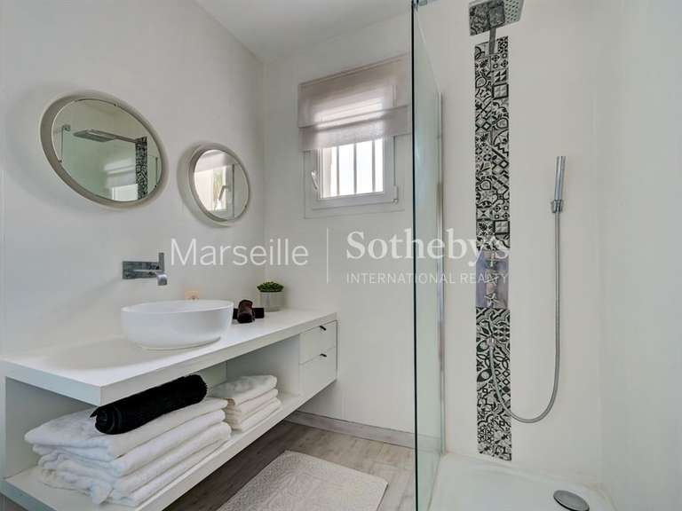 Maison Marseille 12e - 4 chambres - 221m²