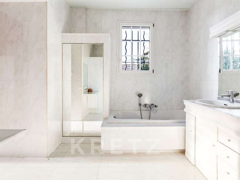 House Marseille 12e - 6 bedrooms - 318m²