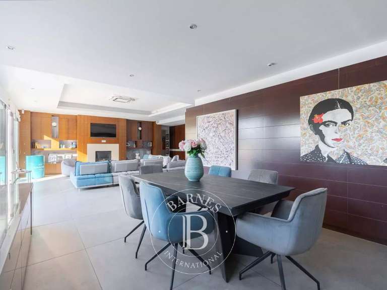 Maison Marseille 12e - 5 chambres - 480m²