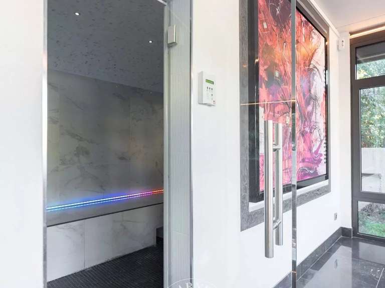 Maison Marseille 12e - 5 chambres - 480m²