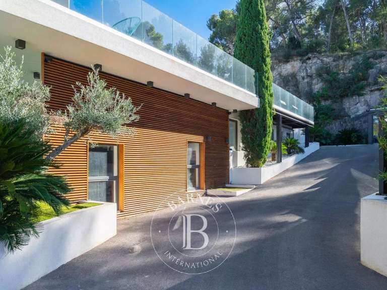 Maison Marseille 12e - 5 chambres - 480m²