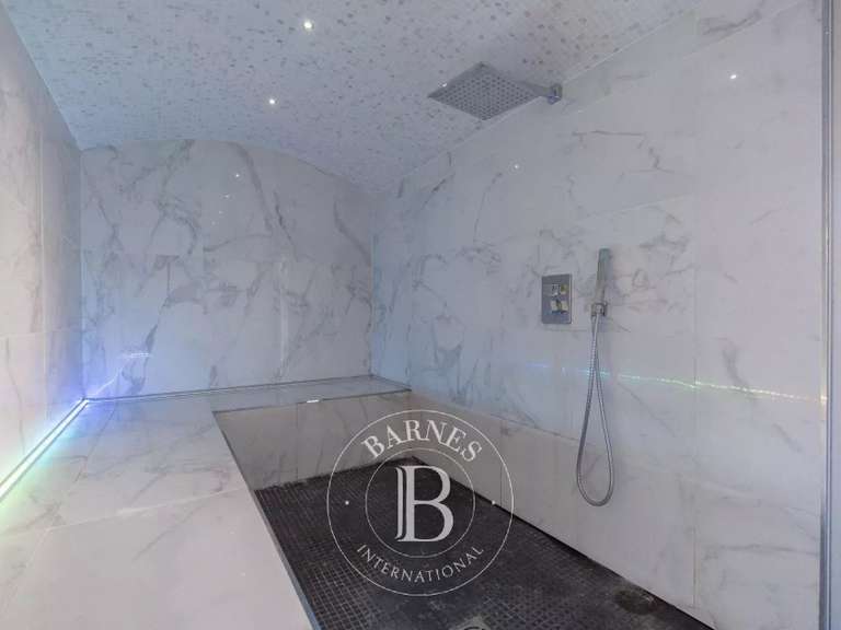 Maison Marseille 12e - 5 chambres - 480m²