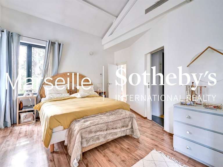 House Marseille 12e - 6 bedrooms - 310m²