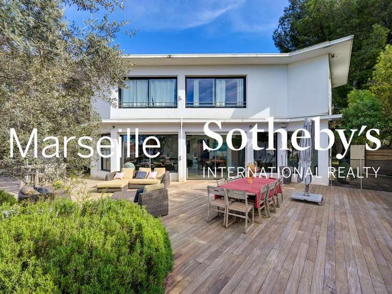 Maison Marseille 12e - 6 chambres - 310m²