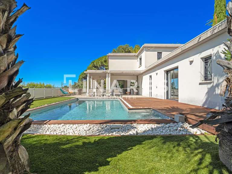 Maison Marseille 12e - 3 chambres - 330m²