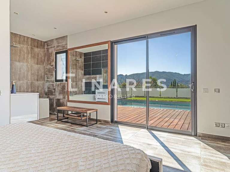 Maison Marseille 12e - 3 chambres - 330m²