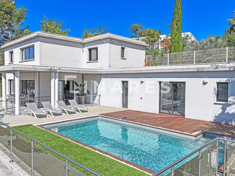 Maison Marseille 12e - 3 chambres - 330m²