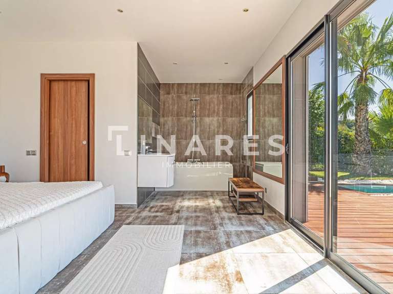 Maison Marseille 12e - 3 chambres - 330m²