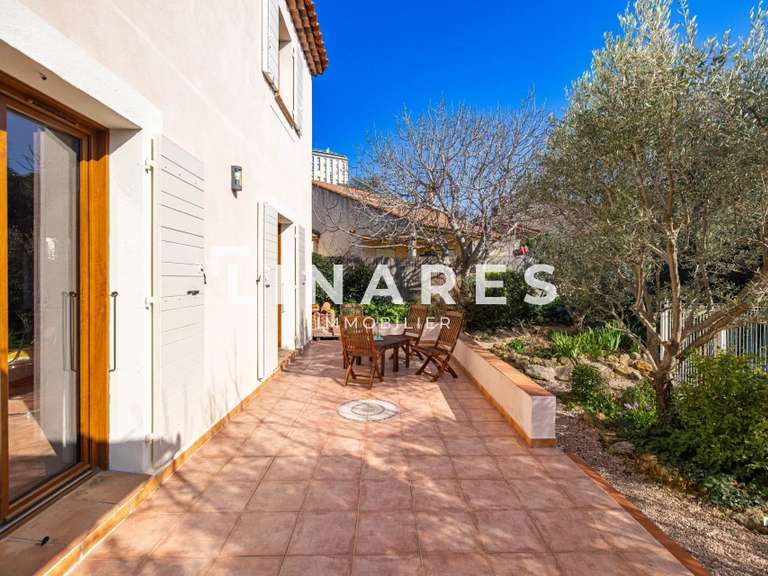 Maison Marseille 12e - 5 chambres - 162m²