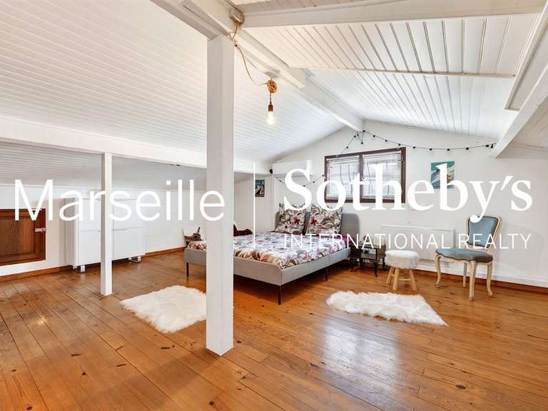 Maison Marseille 12e - 8 chambres - 342m²