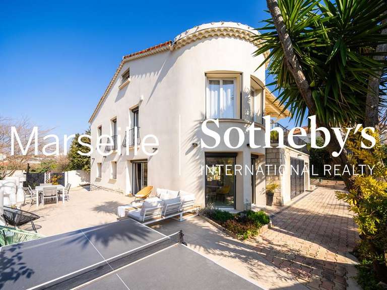 Maison Marseille 12e - 8 chambres - 342m²