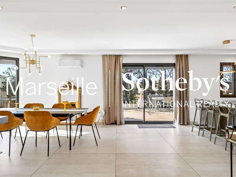 Maison Marseille 12e - 8 chambres - 342m²