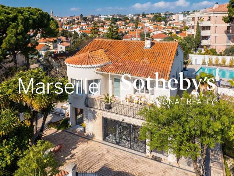 Maison Marseille 12e - 8 chambres - 342m²