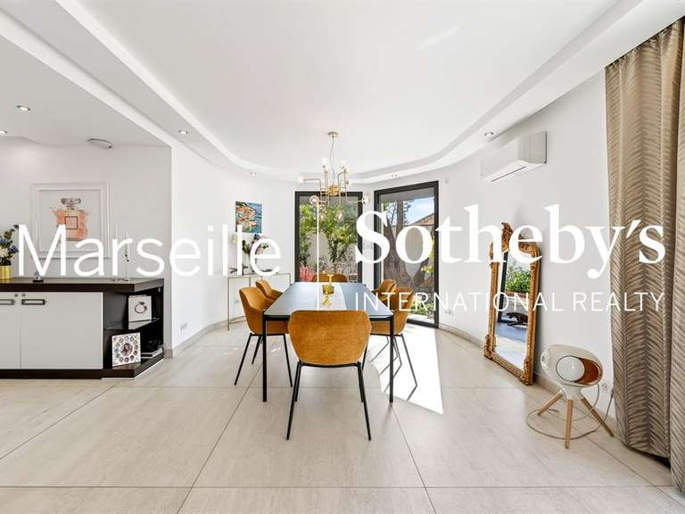 Maison Marseille 12e - 8 chambres - 342m²