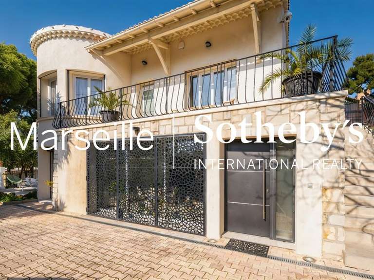 Maison Marseille 12e - 8 chambres - 342m²