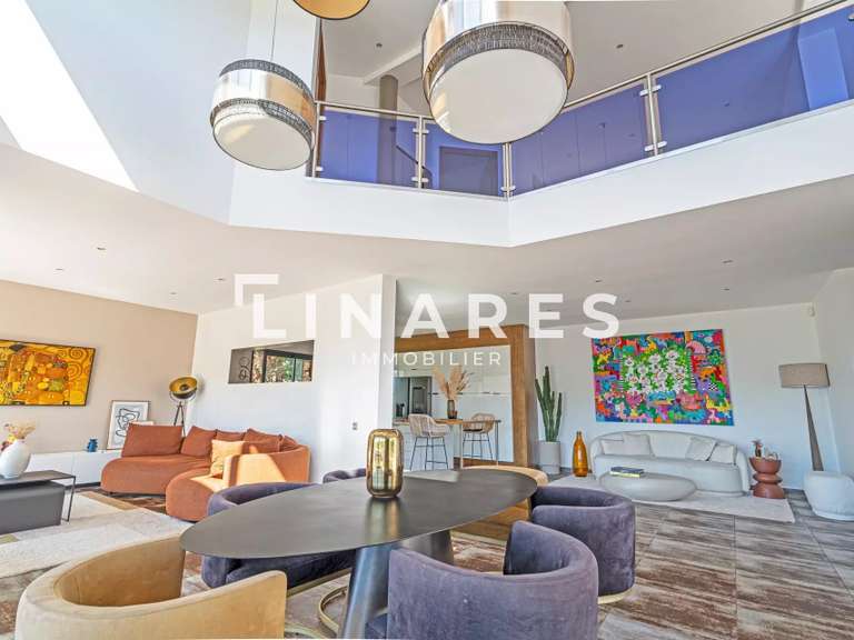 Maison Marseille 12e - 3 chambres - 330m²
