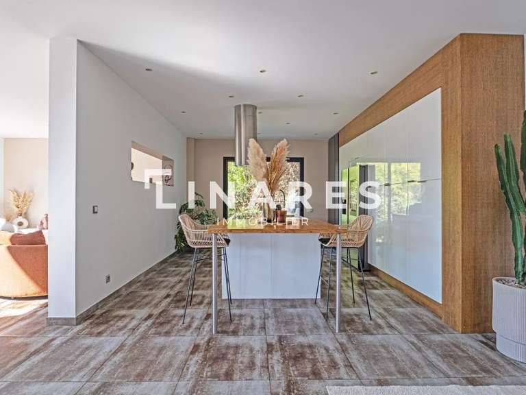 Maison Marseille 12e - 3 chambres - 330m²