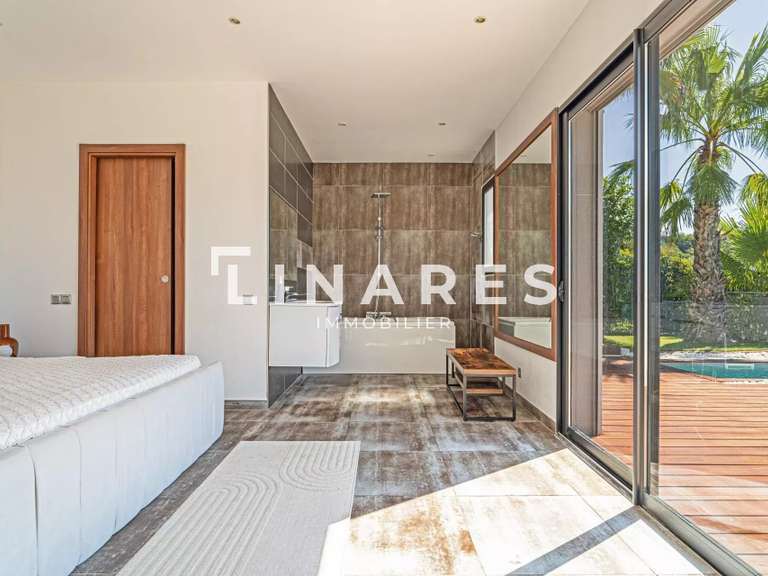 Maison Marseille 12e - 3 chambres - 330m²