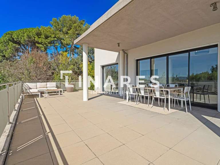 Maison Marseille 12e - 3 chambres - 330m²