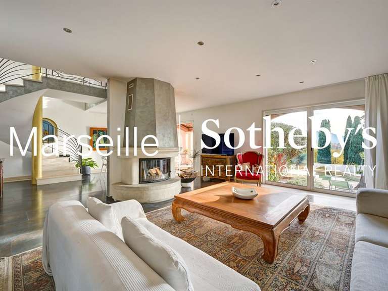 Maison Marseille 12e - 3 chambres - 221m²