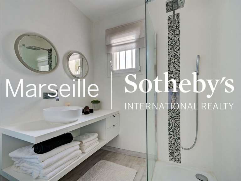 Maison Marseille 12e - 3 chambres - 221m²