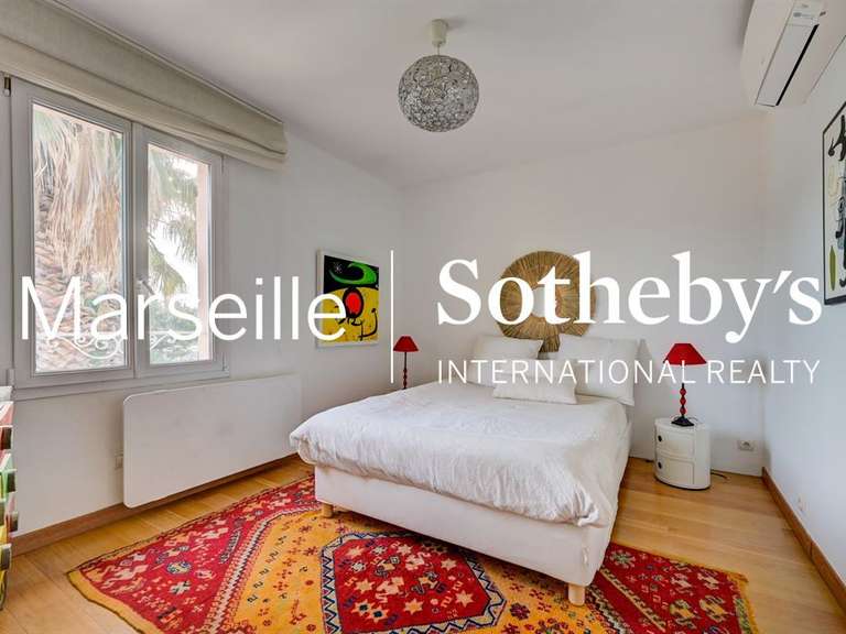 Maison Marseille 12e - 3 chambres - 221m²