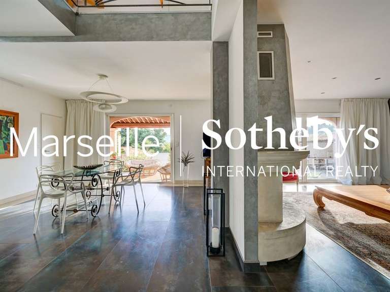 Maison Marseille 12e - 3 chambres - 221m²