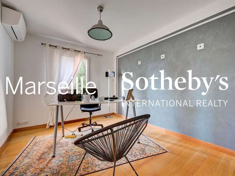 Maison Marseille 12e - 3 chambres - 221m²