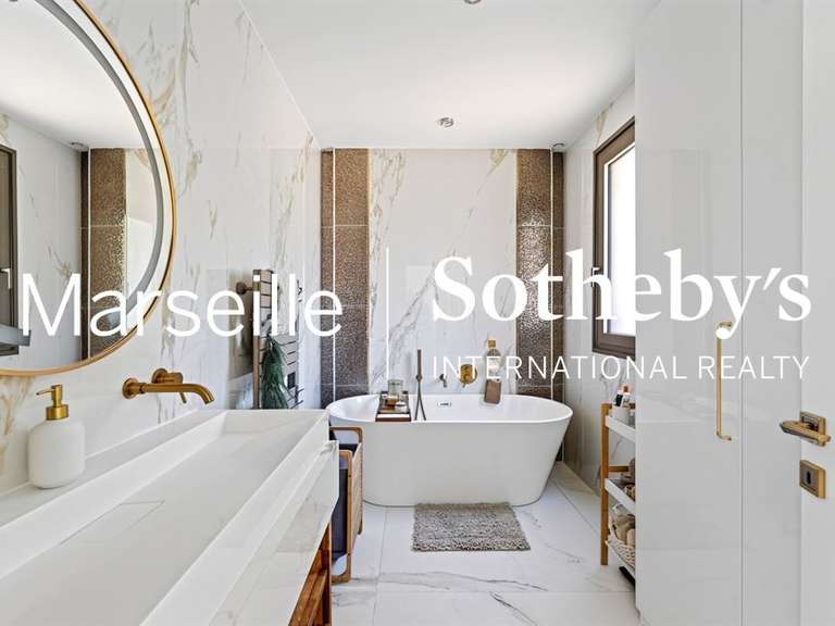 Maison Marseille 12e - 7 chambres - 230m²