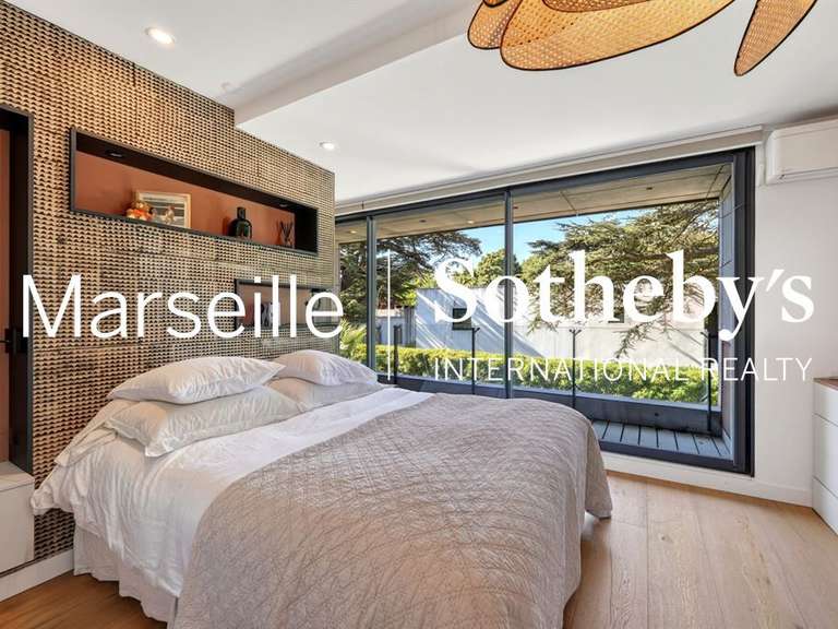 Maison Marseille 12e - 4 chambres - 244m²