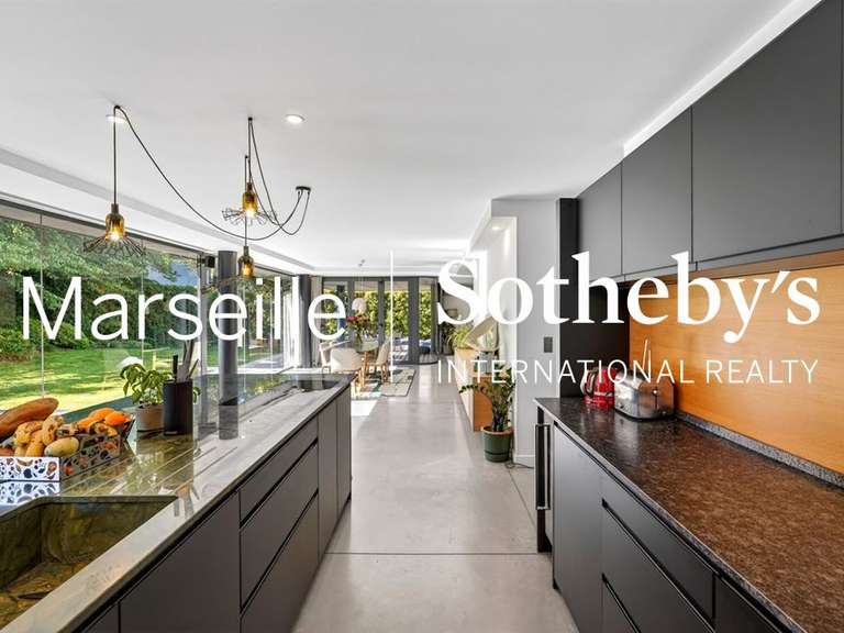 Maison Marseille 12e - 4 chambres - 244m²