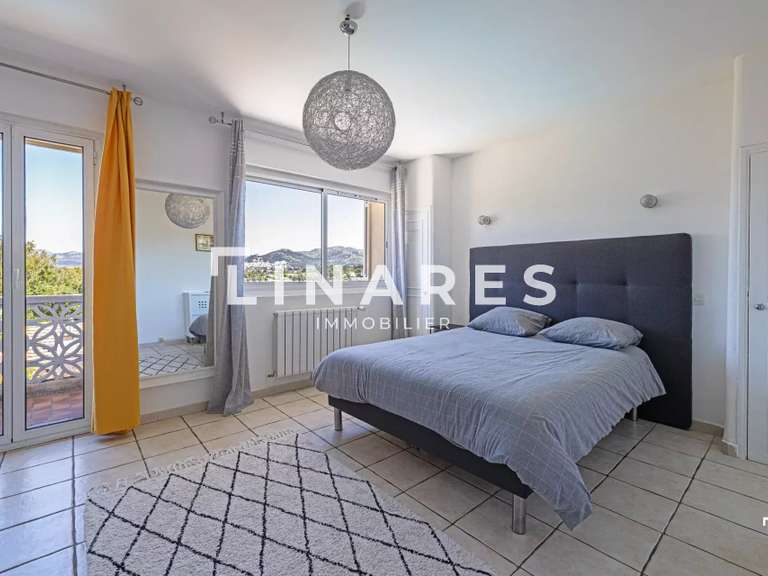 Maison Marseille 12e - 4 chambres - 180m²