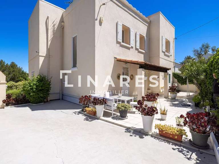 Maison Marseille 12e - 4 chambres - 180m²