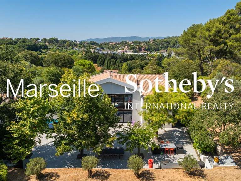 Maison Marseille 12e - 3 chambres - 350m²
