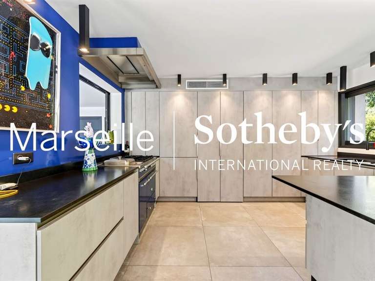 Maison Marseille 12e - 3 chambres - 350m²